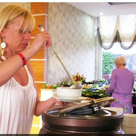 Kleopatra Melissa Hotel